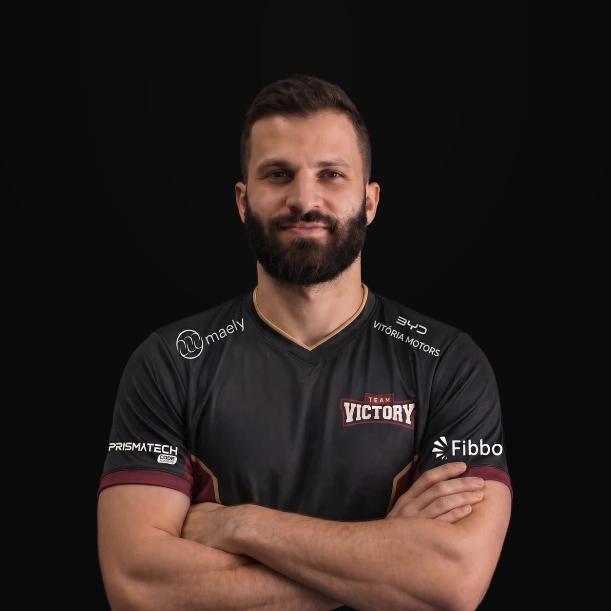 Retrato oficial de Vinicius v1nudo Viana, reserva da line de CS2 da Team Victory